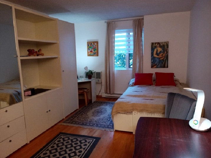Charming room for short-term rental - courte durée in City of Montréal,QC - Room Rentals & Roommates