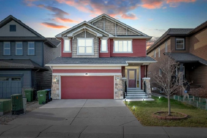 Gorgeous 3 Bedroom, 2.5 Bathroom Family Home in Calgary,AB - Apartments & Condos for Rent