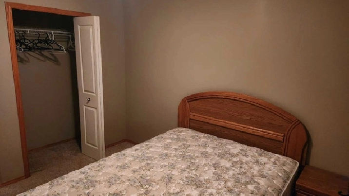 Private room available in Calgary,AB - Room Rentals & Roommates