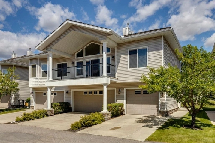 2 Bdrm/2Bath/Attached Heated Garage Rocky Ridge in Calgary,AB - Apartments & Condos for Rent