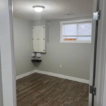 1 Private room in 2BHK available for two girls to share in Calgary,AB - Room Rentals & Roommates