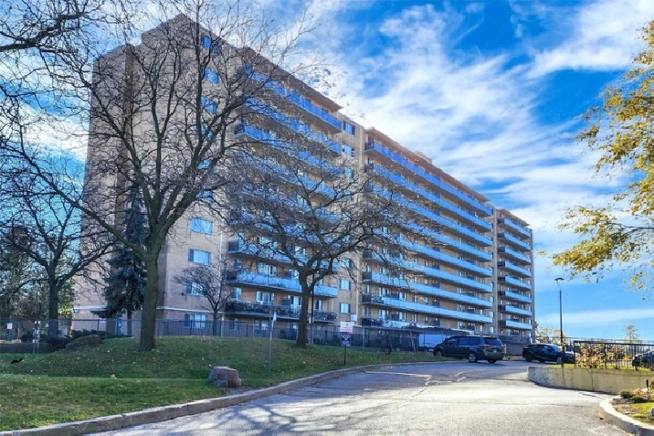 Stunning 2 Bedroom Condo For Sale At Kennedy/Hwy 401 in City of Toronto,ON - Condos for Sale