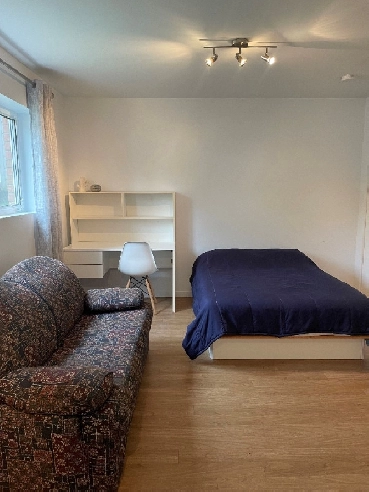 Grand 1 1/2 à deux pas du Campus de la Santé pour juillet Image# 1