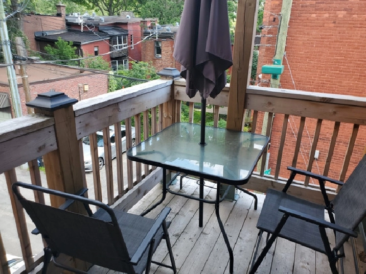 Room for rent (Students only) in City of Montréal,QC - Room Rentals & Roommates