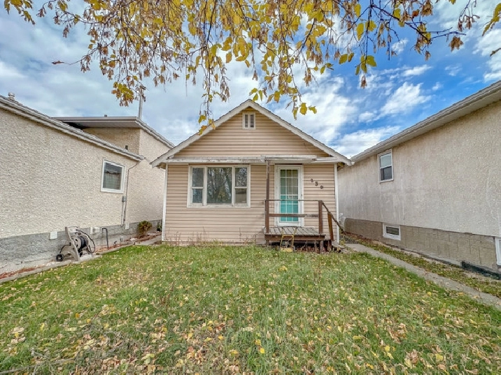 239 Hartford Ave in Winnipeg,MB - Houses for Sale