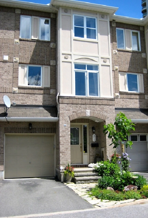 Beautiful 3-Story Westboro Townhome in Ottawa,ON - Houses for Sale