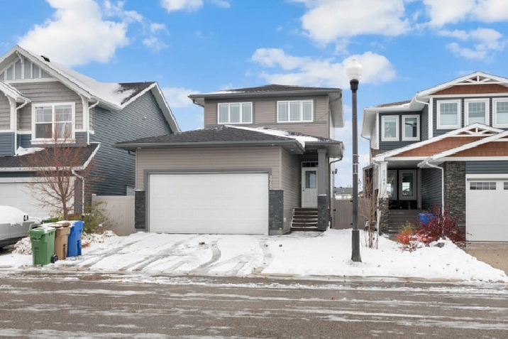 5752 Pearsall Cres - 2 Storey In Picturesque In Harbour Landing in Regina,SK - Houses for Sale