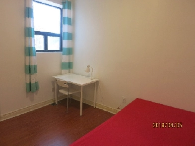 Downtown,College/bathurst Big room private bathroom $1350/Month Image# 1