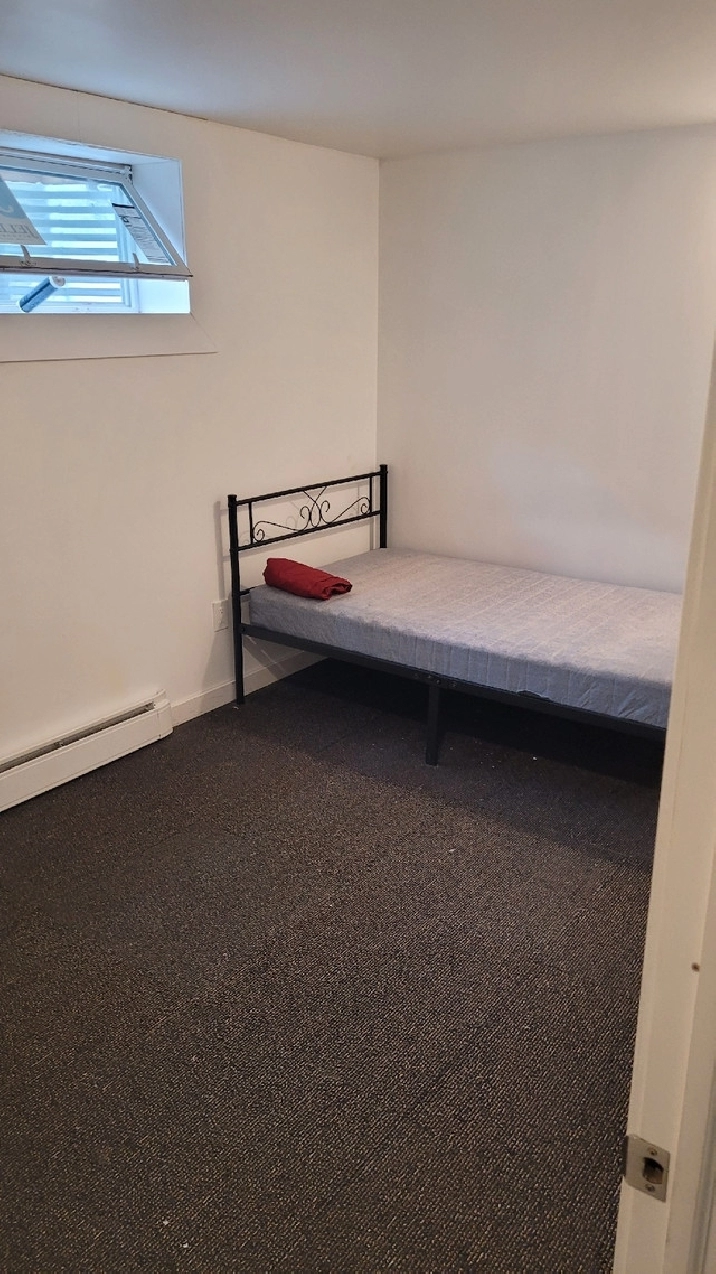 Room for rent near university of manitoba in Winnipeg,MB - Room Rentals & Roommates