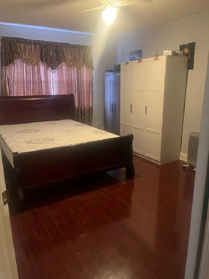 Master Bedroom available for two in City of Toronto,ON - Room Rentals & Roommates