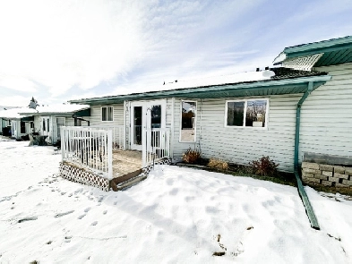 Adult Condo With Garage