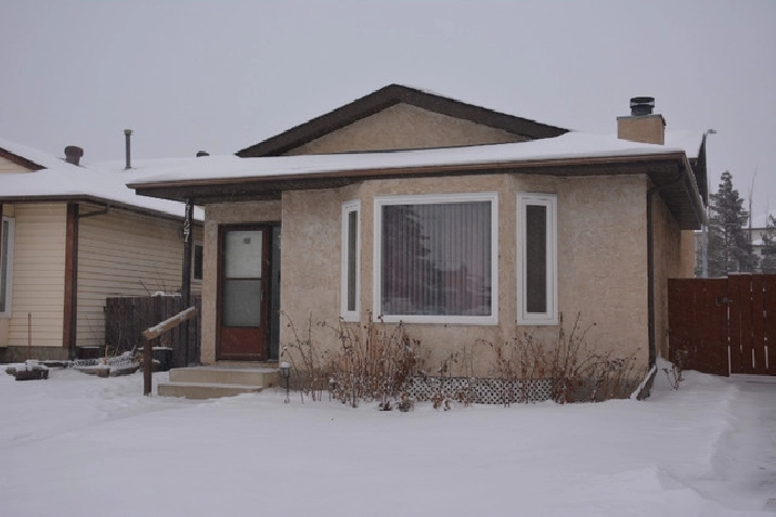 HOUSE FOR SALE IN KINISKI GARDENS in Edmonton,AB - Houses for Sale