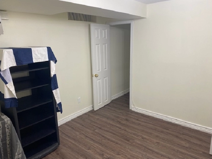 FULL WALKOUT ONE BEDROOM BASEMENT APARTMENT IN SCARBOROUGH in City of Toronto,ON - Room Rentals & Roommates