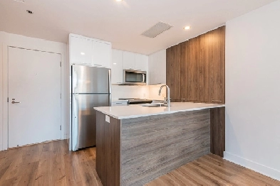 One Bedroom For Rent at Square William - 693 William Street