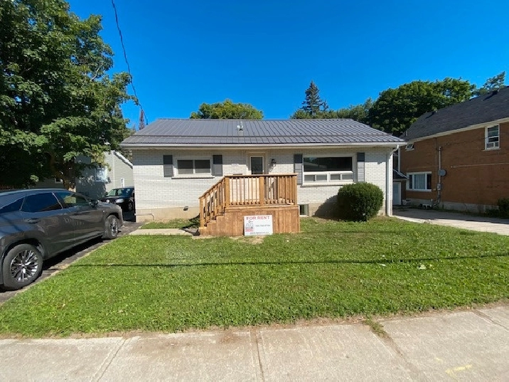 Orillia, stunning 2 bedroom lower level, in Barrie,ON Apartments & Condos for Rent