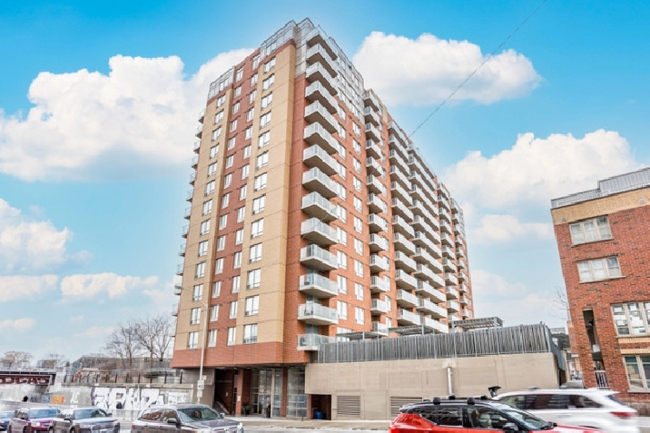 Bloor St W Condo FOR SALE - 1 1 Bedroom 700 Sq.Ft. Rare Suite in City of Toronto,ON - Condos for Sale