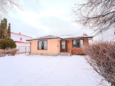 NEW LISTING For Sale 332 Seven Oaks Avenue Winnipeg MB Image# 1