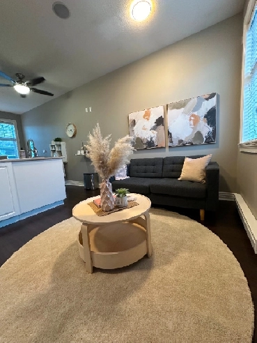 Cozy One Bedroom Coachhouse Image# 1