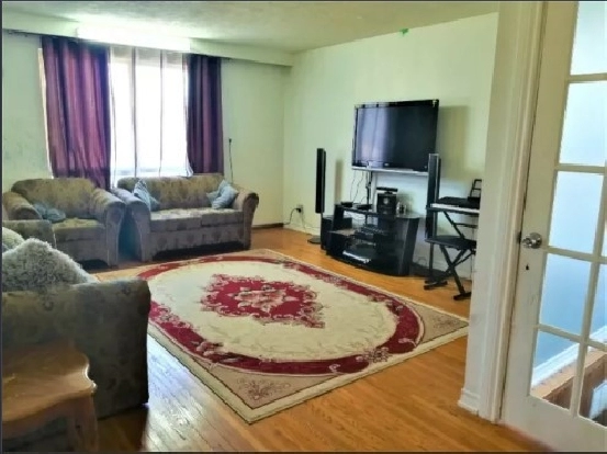 Room for rent near Markham Rd & Ellesmere Rd intersection in City of Toronto,ON - Room Rentals & Roommates