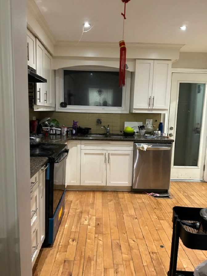 Room Rental for Female Shared in Main Floor in City of Toronto,ON - Room Rentals & Roommates
