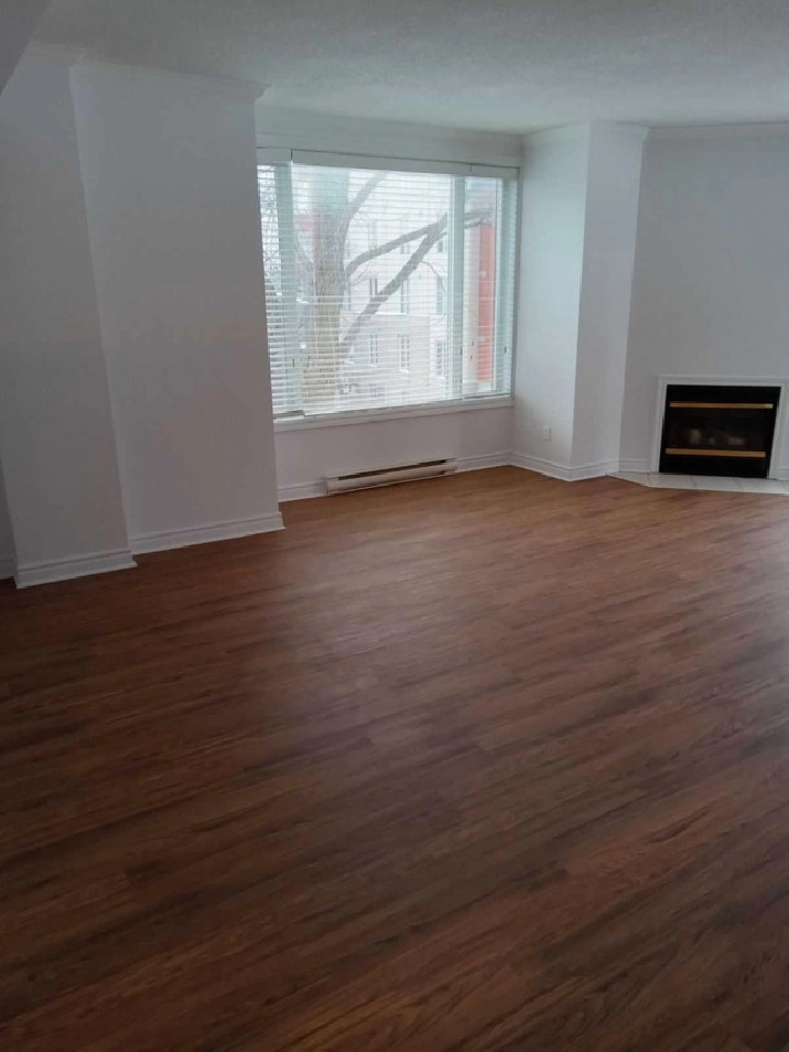 Condo CENTROPOLIS, Laval 2 bdrm/2 bathroom in Laval / North Shore,QC