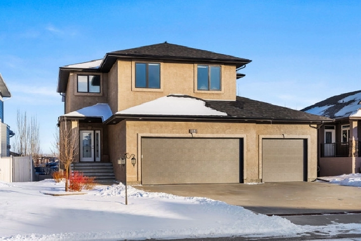 15 Emerald Hill Dr - A Must See 2 Storey In White City in Regina,SK - Houses for Sale