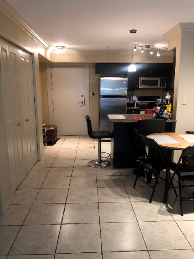 Spacious Unit at Windsor Park, Very Close to Downtown, Chinook M in Calgary,AB - Apartments & Condos for Rent