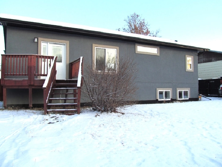 UNIQUE FULLY DEVELOPED! in Red Deer,AB Houses for Sale