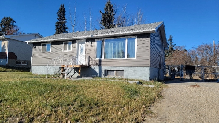 4 BED HOUSE FOR RENT IN EDSON in Edmonton,AB - Apartments & Condos for Rent