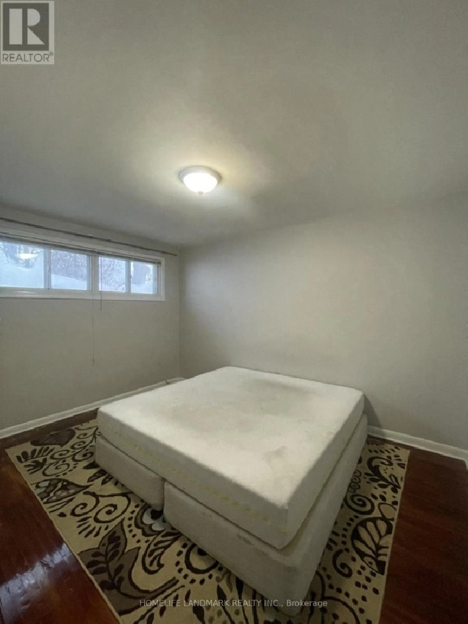 Bungalow at Yonge & Egin Mills Richmond Hill in Markham / York Region