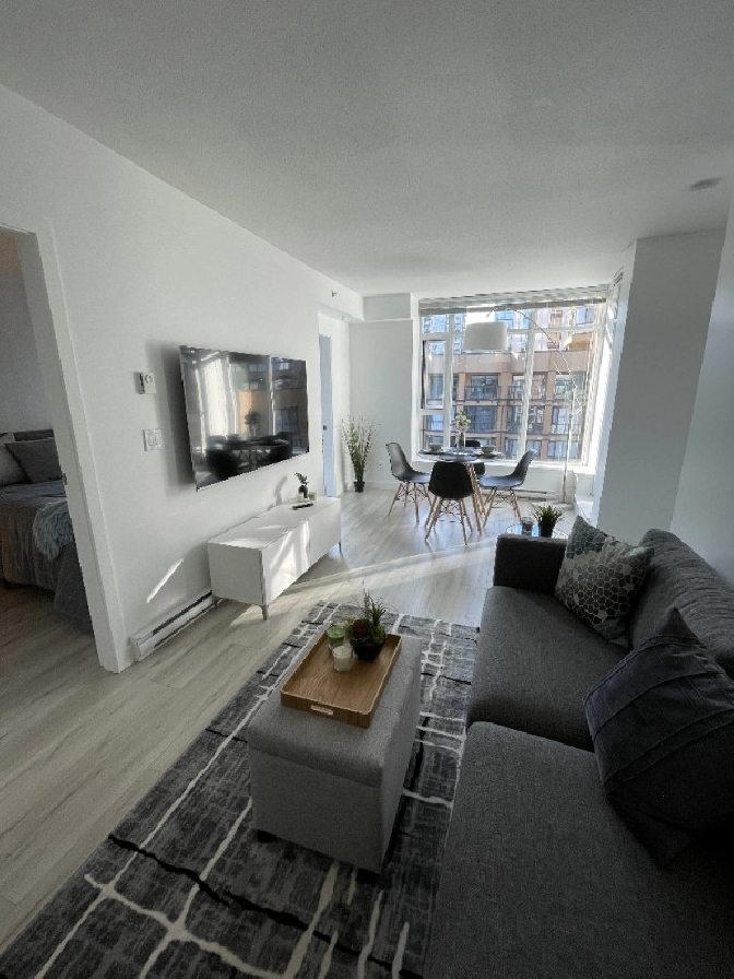 Newly Renovated Yaletown 2 Bed / 2 Bath Den,Office, Patio in Vancouver,BC - Apartments & Condos for Rent