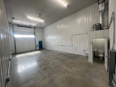 Utilties includes 22x46 private shop