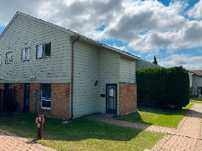 One Room at 573 Bevely st. 2 Minute walk to Lakehead Univercity Image# 1