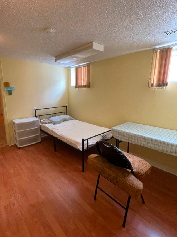 1 bedroom for single male. Scarborough, now in City of Toronto,ON - Room Rentals & Roommates