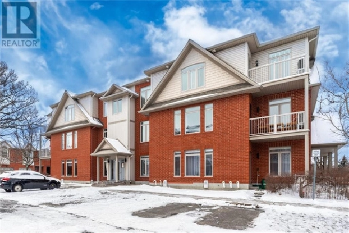 Large 2 Bed, 2 Bath with In-unit Laundry & Parking! in Ottawa,ON - Condos for Sale