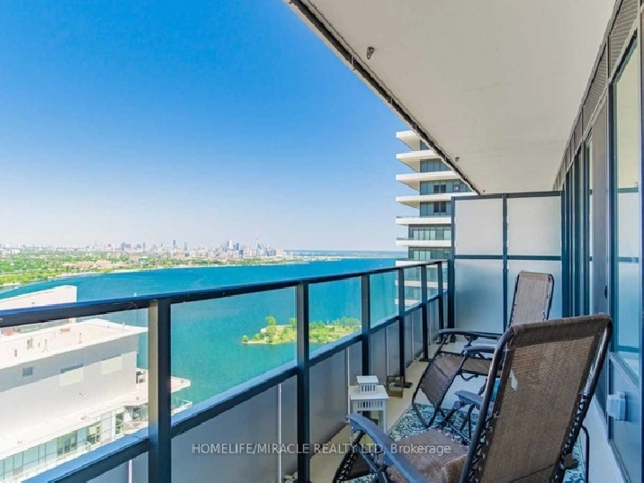 FABULOUS VIEWS! Luxe 1 BR Den Condo With Lake & City Views! in City of Toronto,ON - Condos for Sale