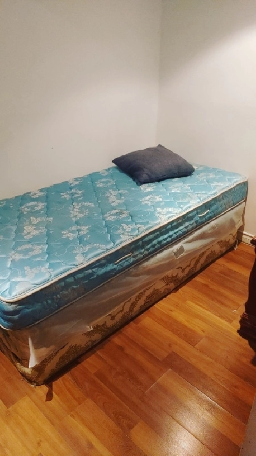 Furnished 1 Bedroom Basement For Rent! Walking Distance to the Bus Stop! Close to TTC Bus Routes 116, 86, 12, 905, Subway, RT and GO Train Stations. Near Schools, Shopping Centres, and all other Amenities. Sharing Kitchen and Washroom with one small famil in City of Toronto,ON - Apartments & Condos for Rent