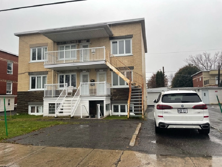 Superbe très grand 5 1/2 meublé, PierreBertrand Libre in Québec City