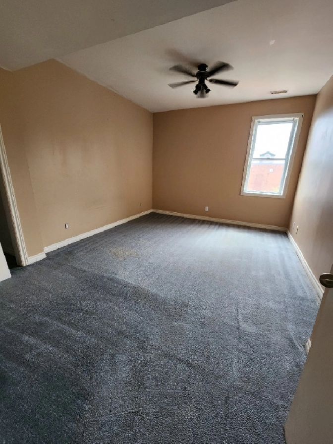 2 Bedroom Apartment in Muskoka,ON Apartments & Condos for Rent