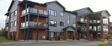 4 1/2 style condo à louer Image# 1