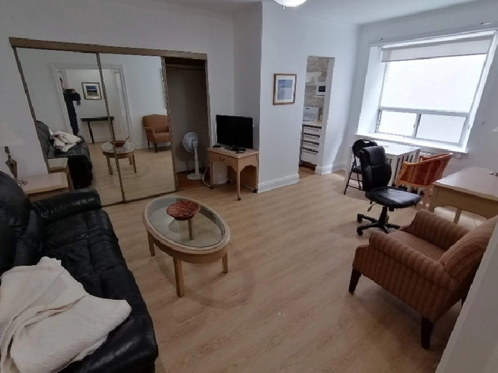Big furnished 1 bed apartment at Yonge & St. Clair Short term r in