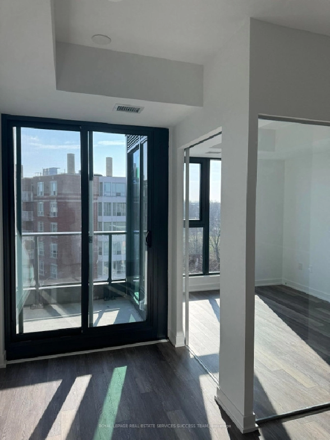 楼花转让 250 Lawrence Assignment 1B 1B ONLY599,000! in City of Toronto,ON