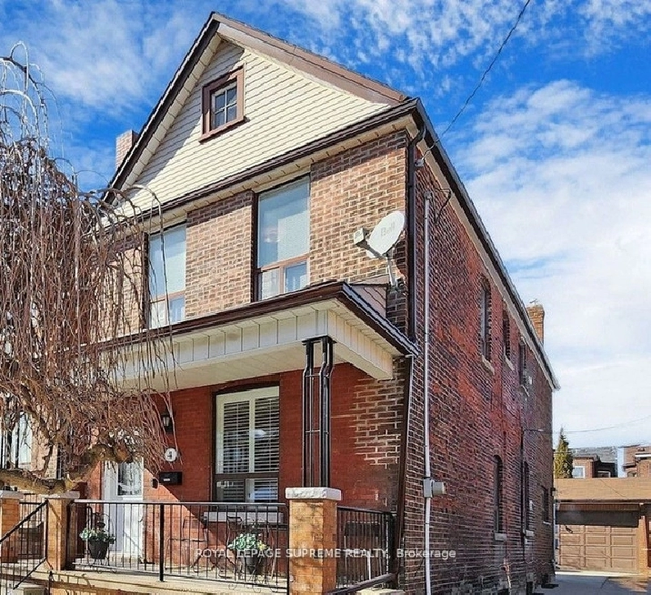 5 1 BR | 3 BA-Double Garage Detached home in Toronto in City of Toronto,ON - Houses for Sale