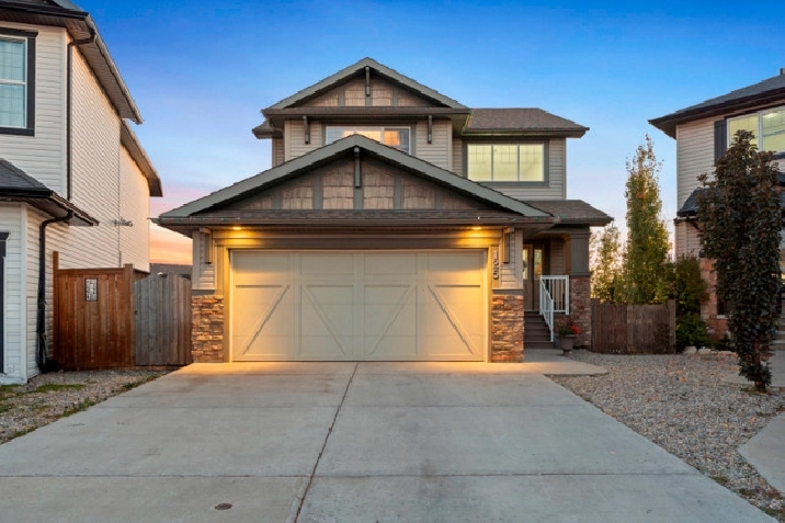 5 CAR GARAGE! HUGE FENCED CUL-DE-SAC PIE LOT BUNGALOW & RV PAD in Calgary,AB - Houses for Sale