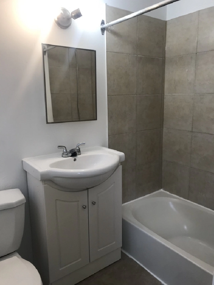 Beau grand 1½ StJean Baptiste juillet Conciergerie in Québec City,QC