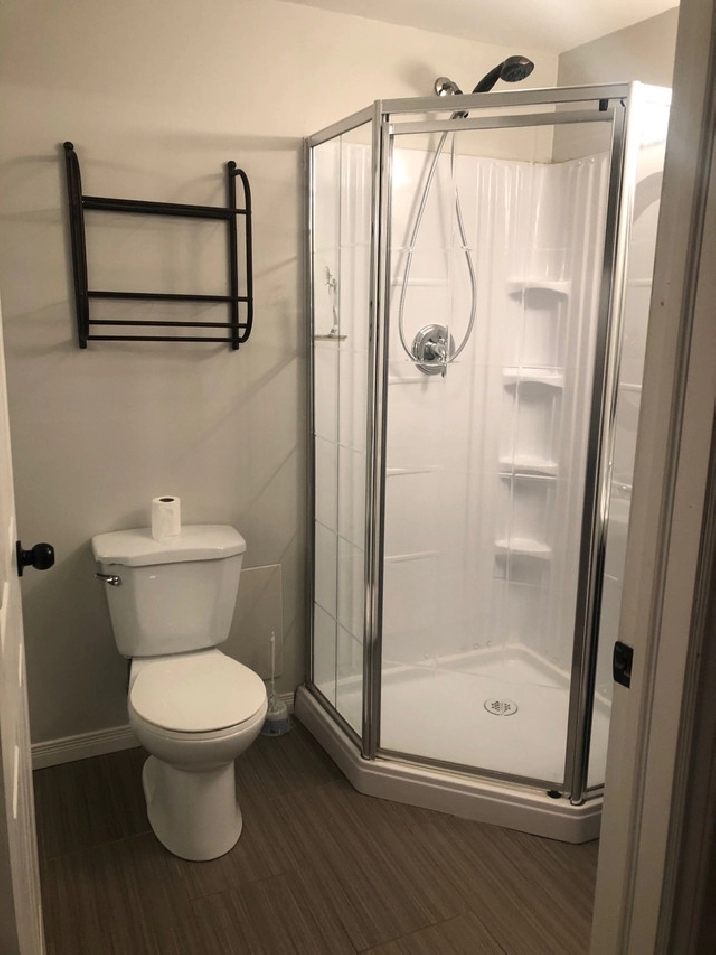 Bachelor Apt in Oshawa / Durham Region,ON Apartments & Condos for Rent