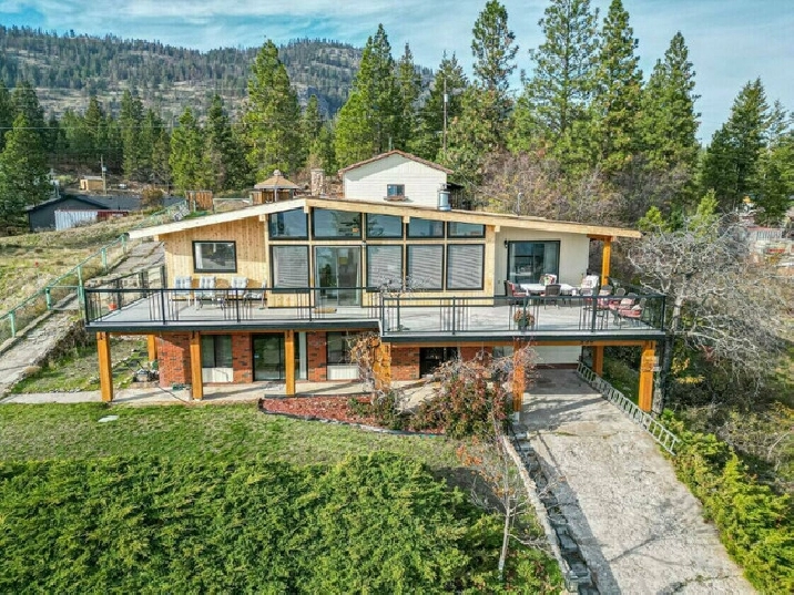 530 Mountain Dr, Vernon, BC Spectacular views! in Vernon,BC Houses for Sale