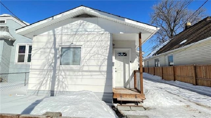 Beautiful 2 Bedroom Bungalow Home for Sale - 307 Burrows Avenue in Winnipeg,MB - Houses for Sale