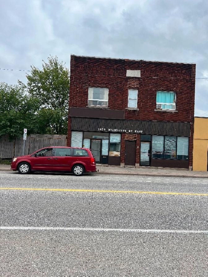 Downtown 2bedrooms apartment 1350 plus hydro 1st April in Windsor