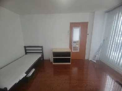 Available ASAP - Downtown Toronto rooms rental near UofT Image# 1